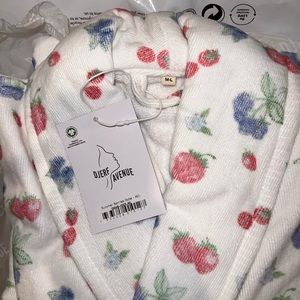 BRAND NWT Djerf Avenue Summer Berries Robe!